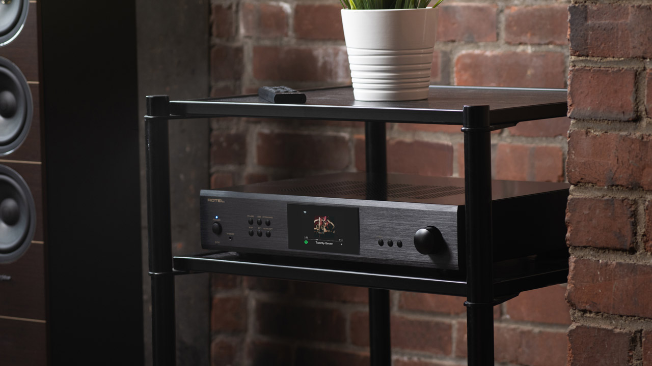 Rotel S14 Black - Lifestyle