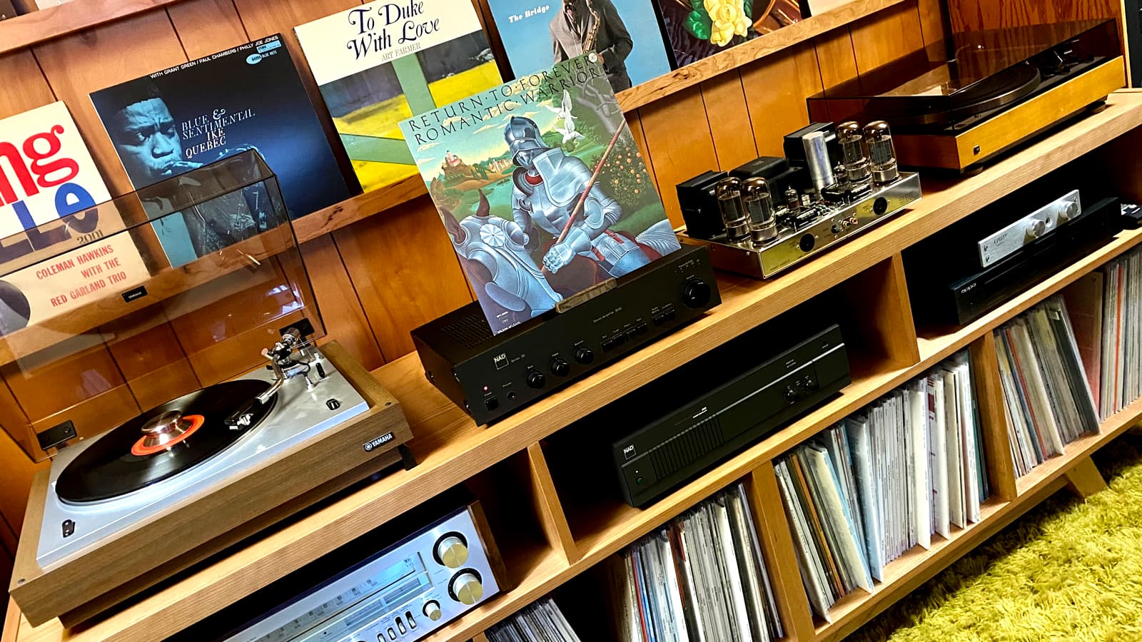 Yamaha YP-701 on the left, and Dual 701 on the right.